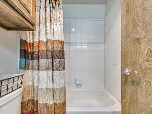 9085 Driftwood Court, Edmond, OK 73034
