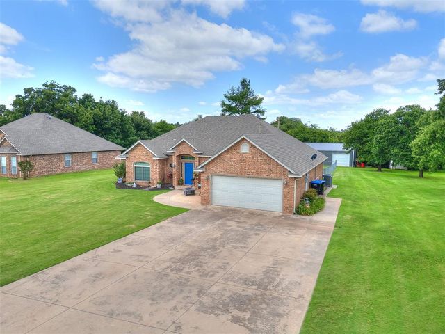 9085 Driftwood Court, Edmond, OK 73034