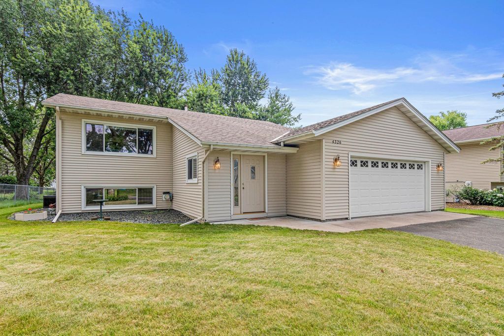 4326 Greenhaven Court, Vadnais Heights, MN 55127