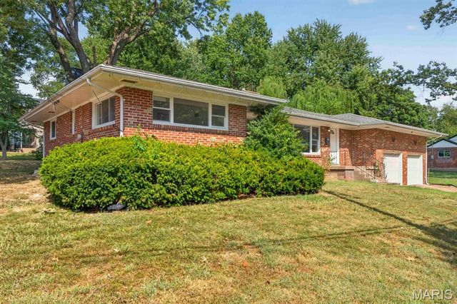9091 Patrick Drive, St John, MO 63114