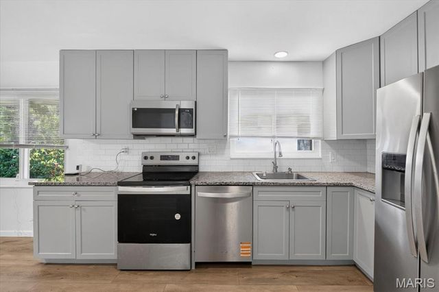 9091 Patrick Drive, St John, MO 63114