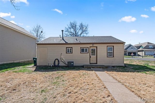 11945 Lillian Avenue, Des Peres, MO 63131