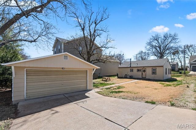 11945 Lillian Avenue, Des Peres, MO 63131