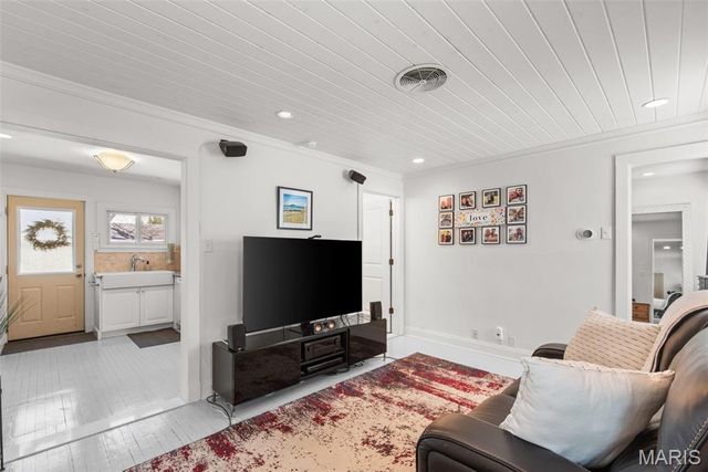 11945 Lillian Avenue, Des Peres, MO 63131