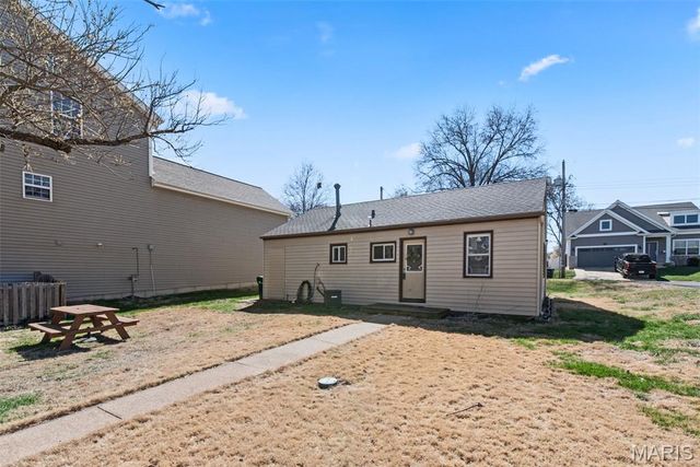 11945 Lillian Avenue, Des Peres, MO 63131