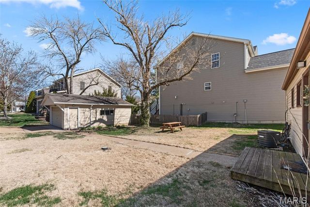 11945 Lillian Avenue, Des Peres, MO 63131