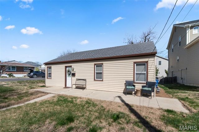 11945 Lillian Avenue, Des Peres, MO 63131