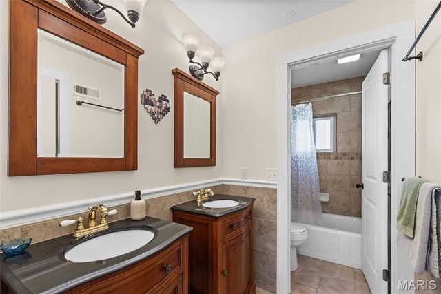 11945 Lillian Avenue, Des Peres, MO 63131