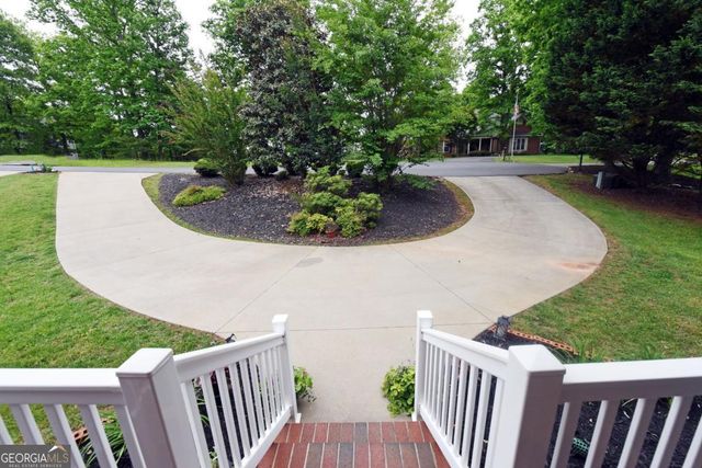 210 Longview Drive W, Blairsville, GA 30512