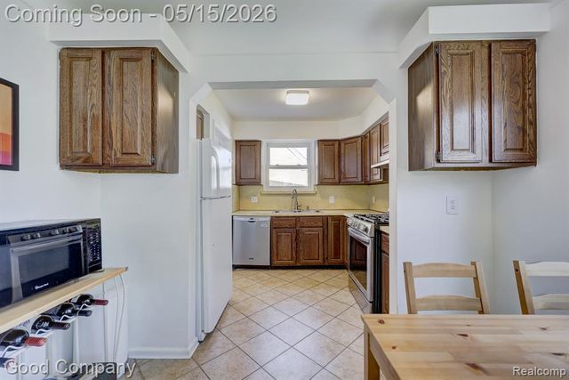 14220 Lincoln Street, Oak Park, MI 48237