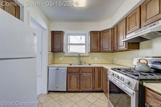 14220 Lincoln Street, Oak Park, MI 48237