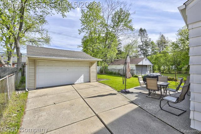 14220 Lincoln Street, Oak Park, MI 48237