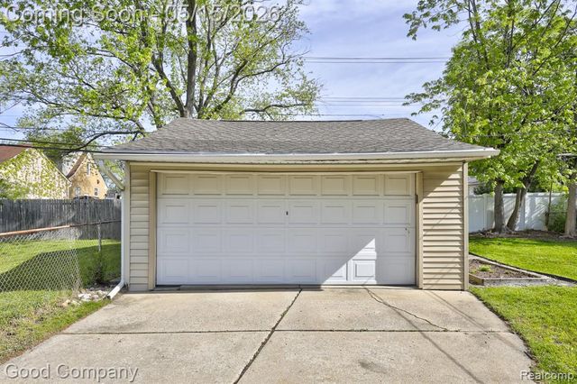 14220 Lincoln Street, Oak Park, MI 48237