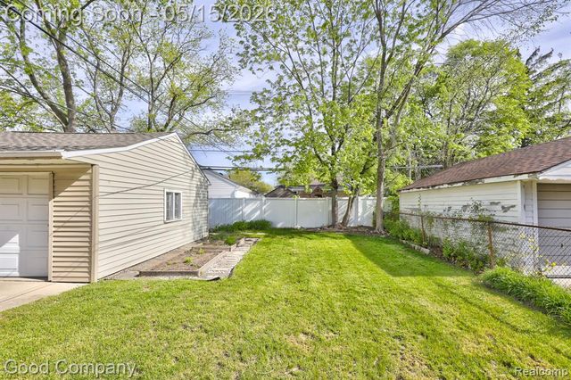 14220 Lincoln Street, Oak Park, MI 48237