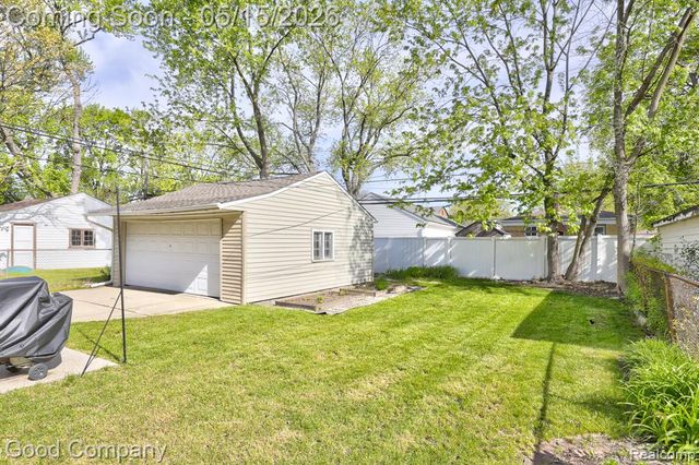 14220 Lincoln Street, Oak Park, MI 48237