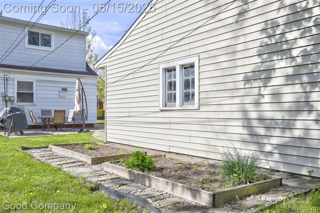 14220 Lincoln Street, Oak Park, MI 48237