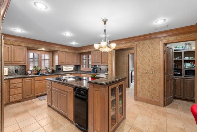 9120 E AUTUMN CHASE ST, Wichita, KS 67206