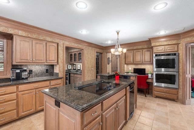 9120 E AUTUMN CHASE ST, Wichita, KS 67206