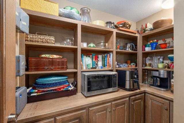 9120 E AUTUMN CHASE ST, Wichita, KS 67206