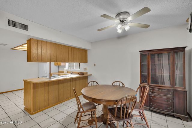 2812 E CONCHO Avenue, Mesa, AZ 85204