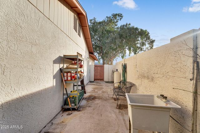 2812 E CONCHO Avenue, Mesa, AZ 85204