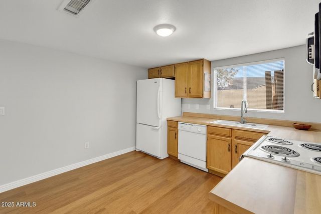 2812 E CONCHO Avenue, Mesa, AZ 85204