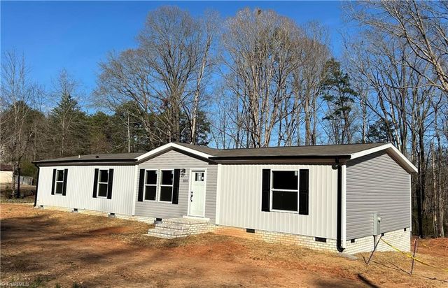 6008 Apple Wyrick Road, Gibsonville, NC 27249