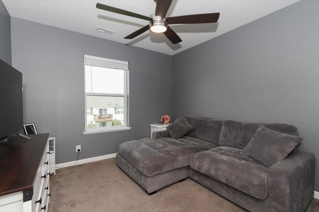 1074 Turin Drive, Hampshire, IL 60140