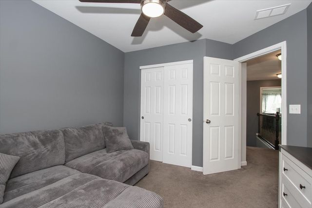 1074 Turin Drive, Hampshire, IL 60140