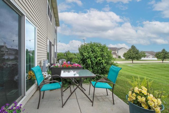 1074 Turin Drive, Hampshire, IL 60140