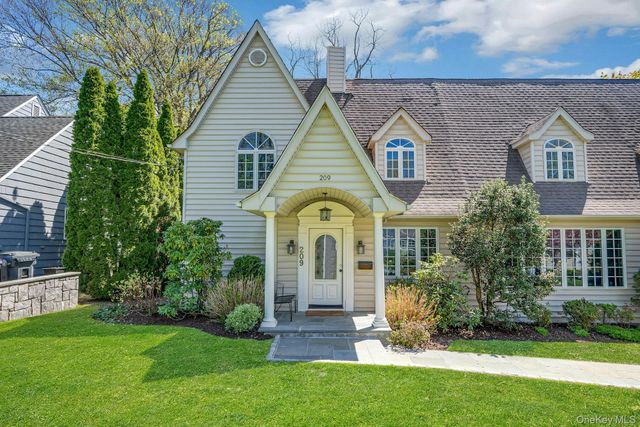 209 Glendale Road, Scarsdale, NY 10583