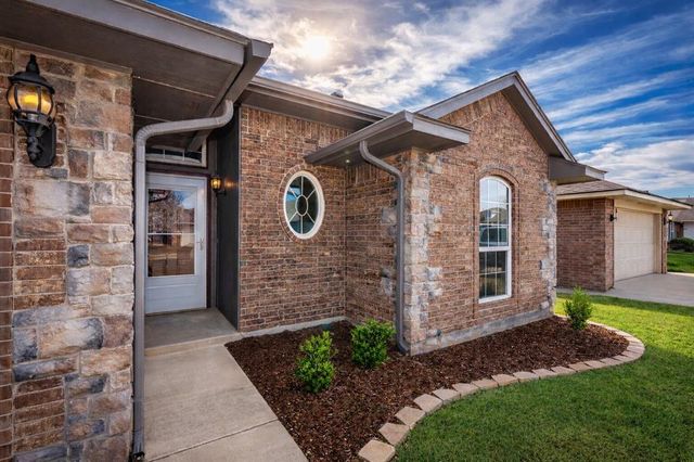 11640 SW 10th Street, Yukon, OK 73099