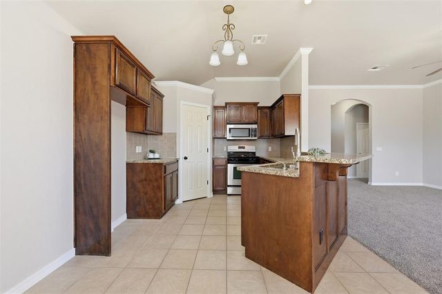 11640 SW 10th Street, Yukon, OK 73099