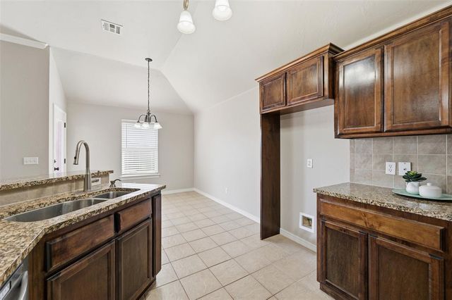 11640 SW 10th Street, Yukon, OK 73099
