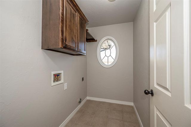 11640 SW 10th Street, Yukon, OK 73099