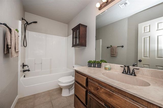 11640 SW 10th Street, Yukon, OK 73099