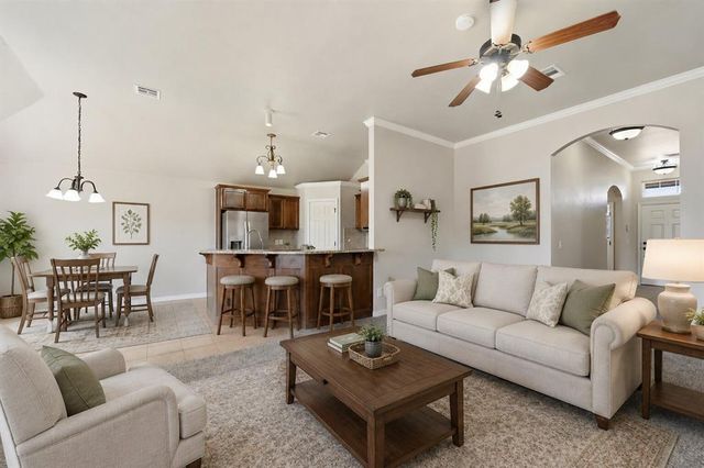 11640 SW 10th Street, Yukon, OK 73099