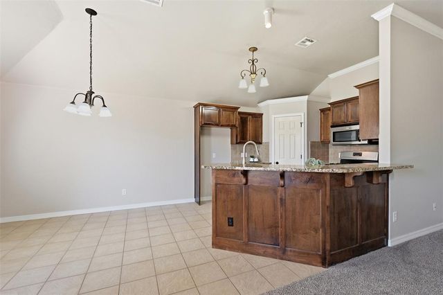 11640 SW 10th Street, Yukon, OK 73099