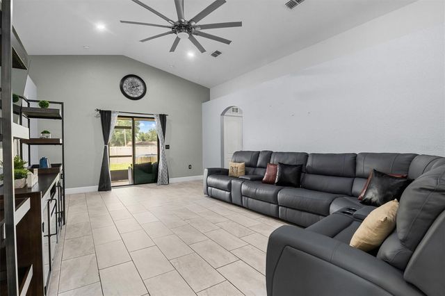 133 CROSSING DRIVE, Lakeland, FL 33809