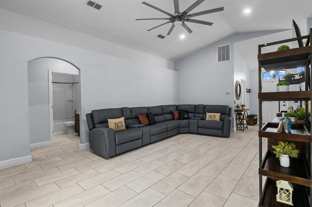 133 CROSSING DRIVE, Lakeland, FL 33809