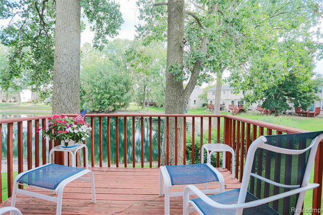 1355 Lochaven Road, Waterford, MI 48327