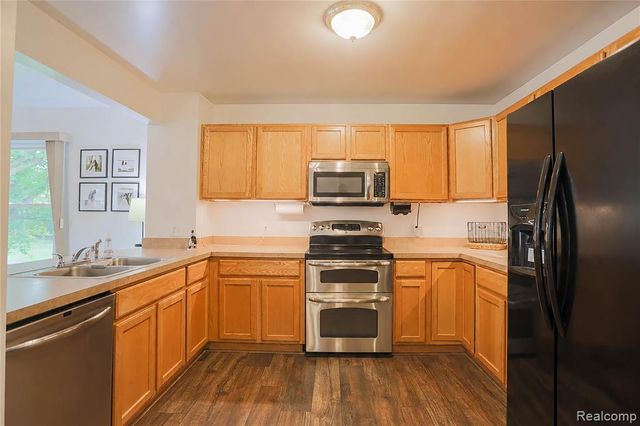 1355 Lochaven Road, Waterford, MI 48327
