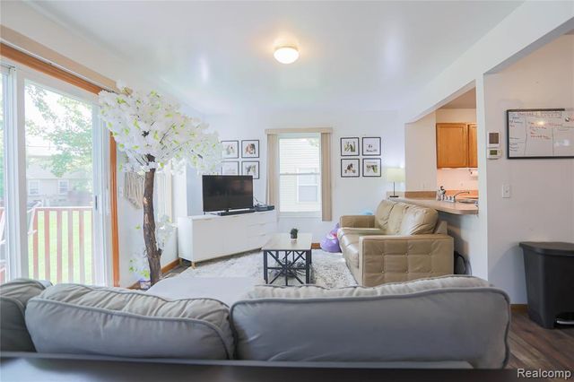 1355 Lochaven Road, Waterford, MI 48327