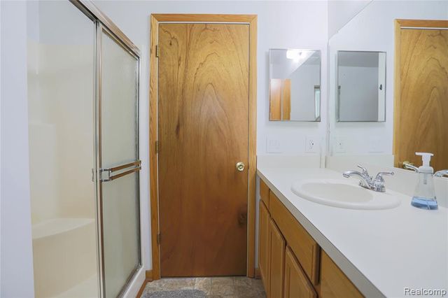 1355 Lochaven Road, Waterford, MI 48327