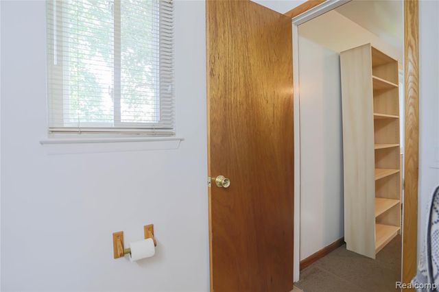 1355 Lochaven Road, Waterford, MI 48327