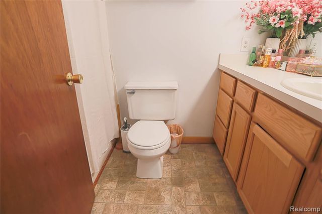 1355 Lochaven Road, Waterford, MI 48327