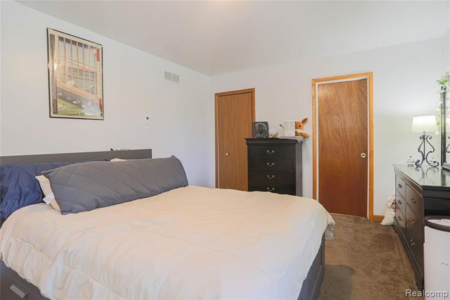 1355 Lochaven Road, Waterford, MI 48327