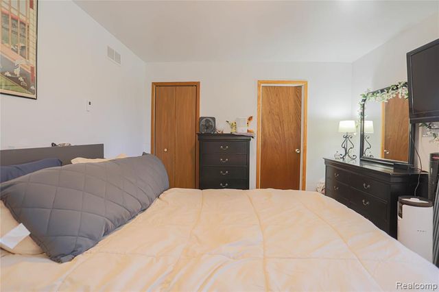 1355 Lochaven Road, Waterford, MI 48327