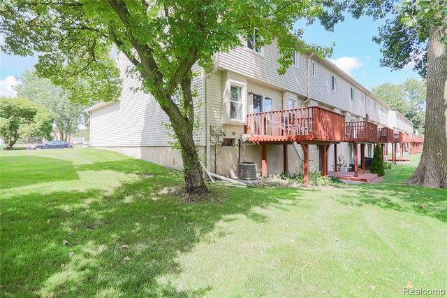 1355 Lochaven Road, Waterford, MI 48327