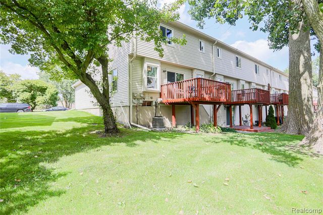 1355 Lochaven Road, Waterford, MI 48327